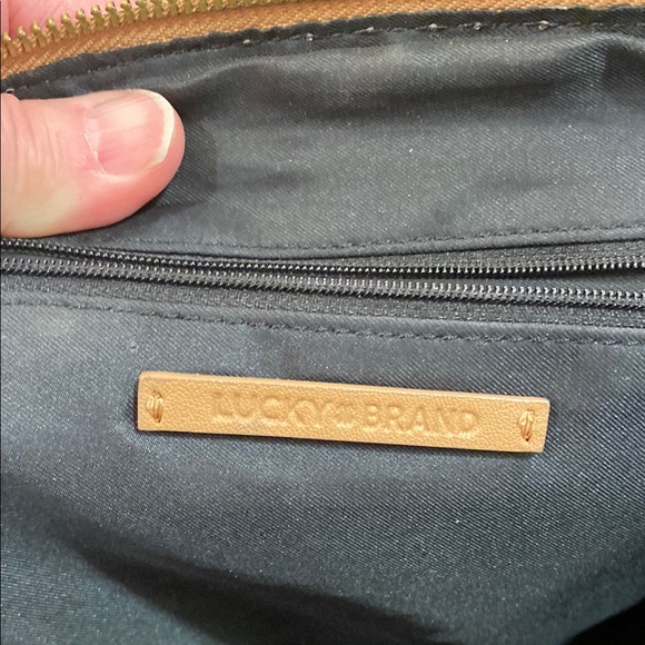 EUC LUCKY BRAND CONVERTIBLE BAG - Picture 7 of 10